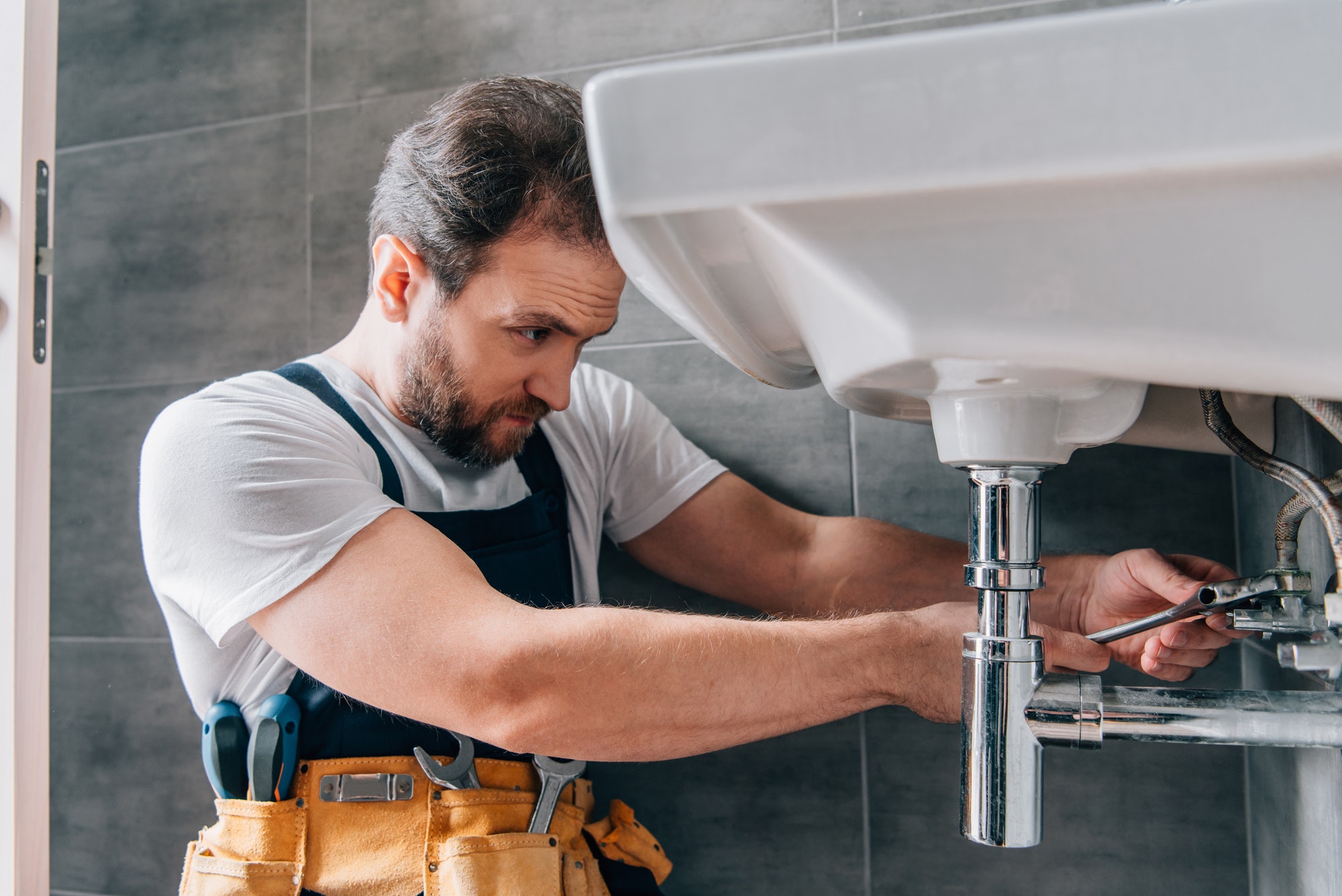 8 Plumbing System Warnings